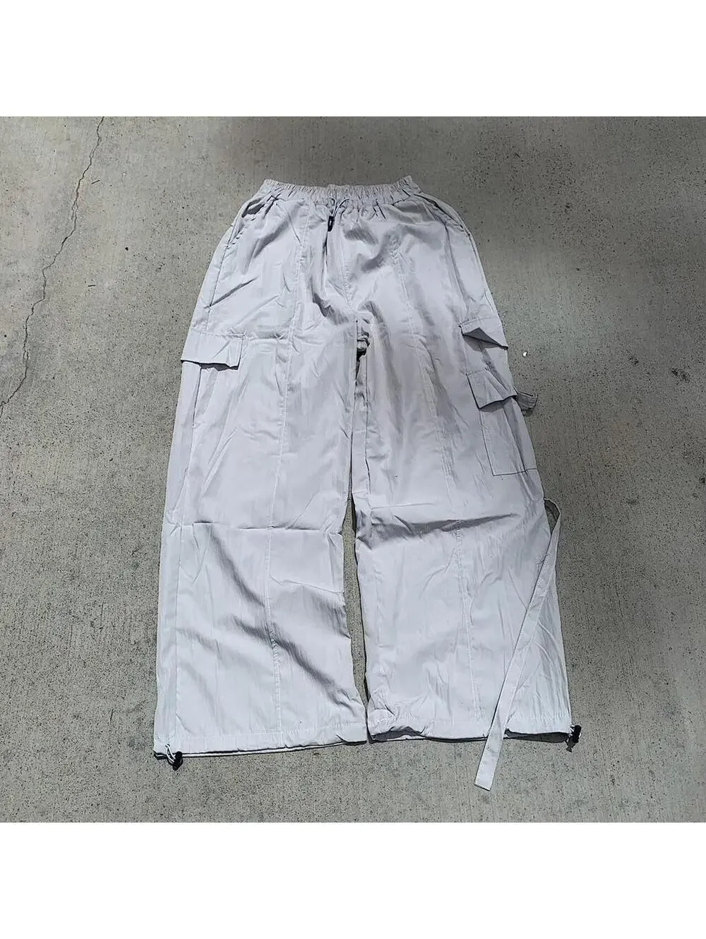 90s style baggy cargo hiking pants